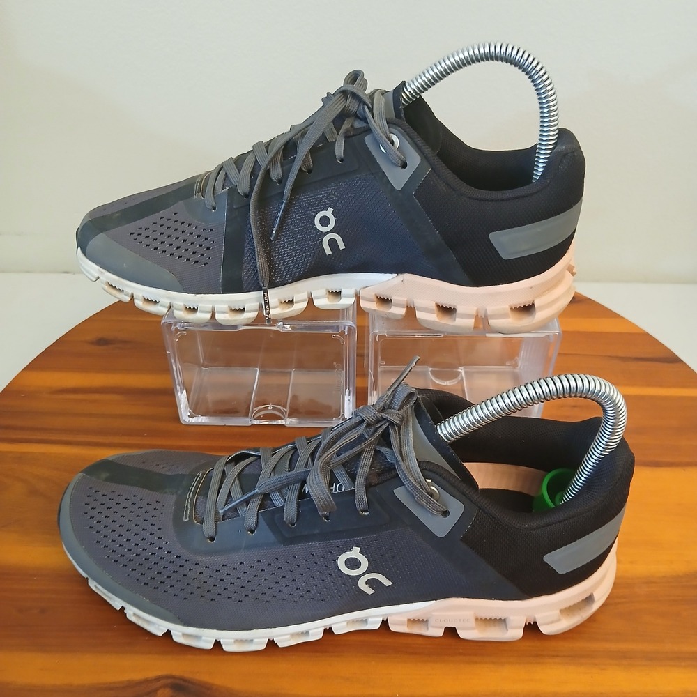 On Running Cloudflow Womens 7 Grey Peach Running Shoes Sneakers 35.99234